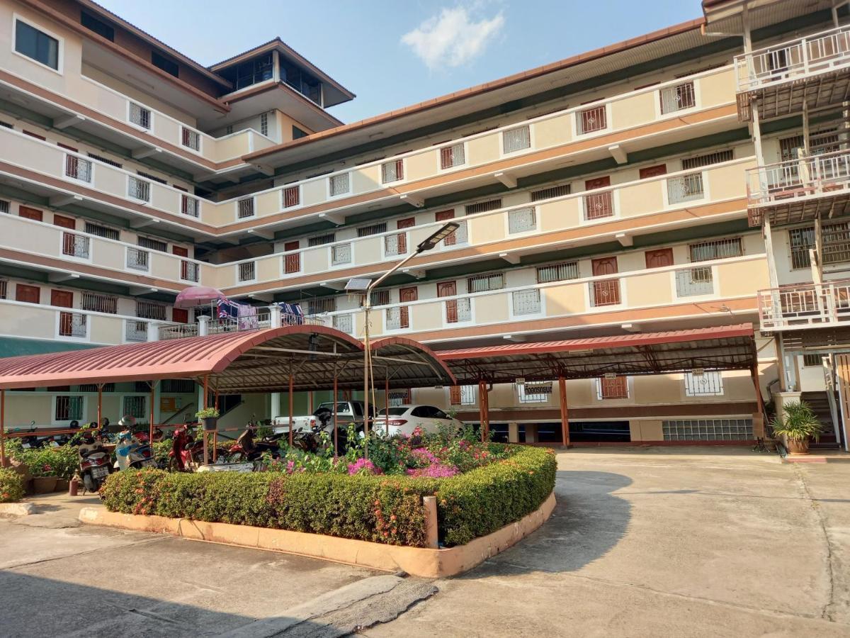 Baan Aranya Apartment Chiang Mai Bagian luar foto