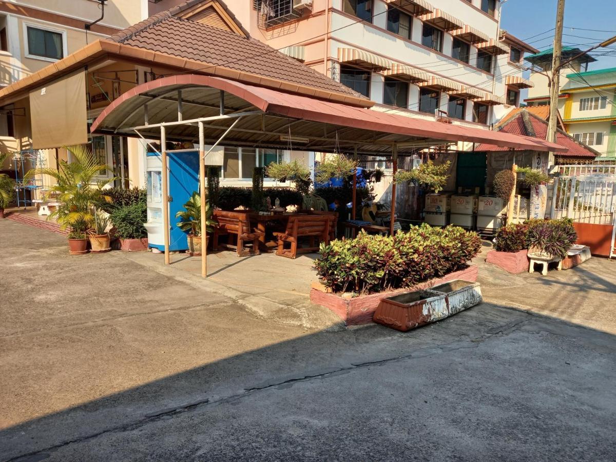 Baan Aranya Apartment Chiang Mai Bagian luar foto