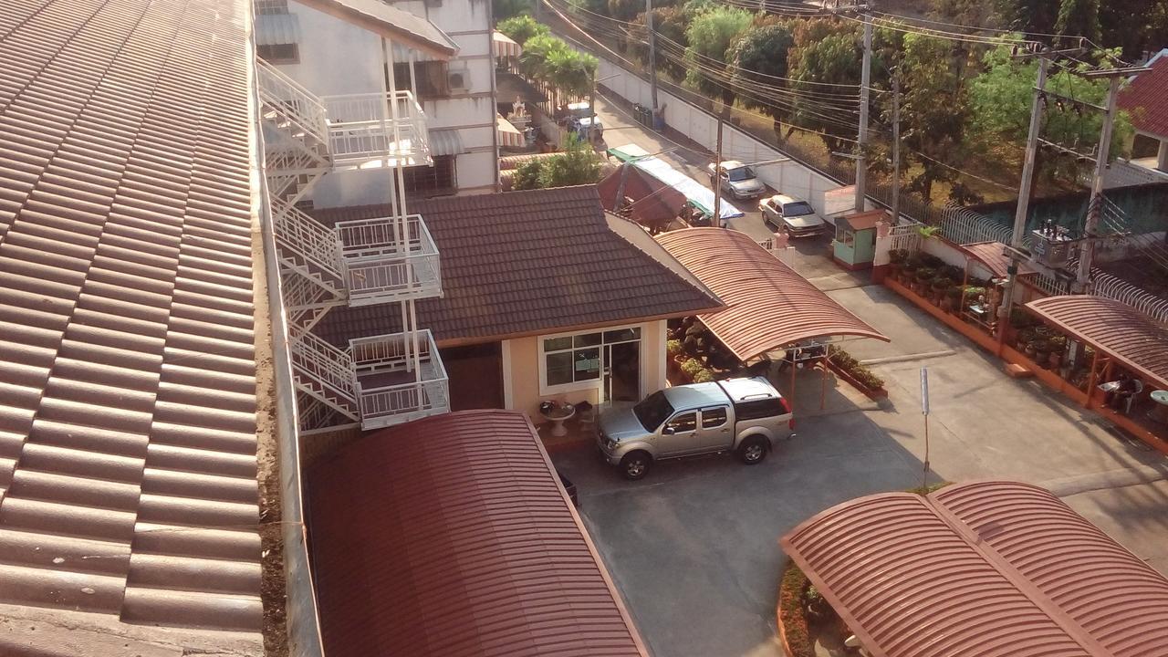 Baan Aranya Apartment Chiang Mai Bagian luar foto