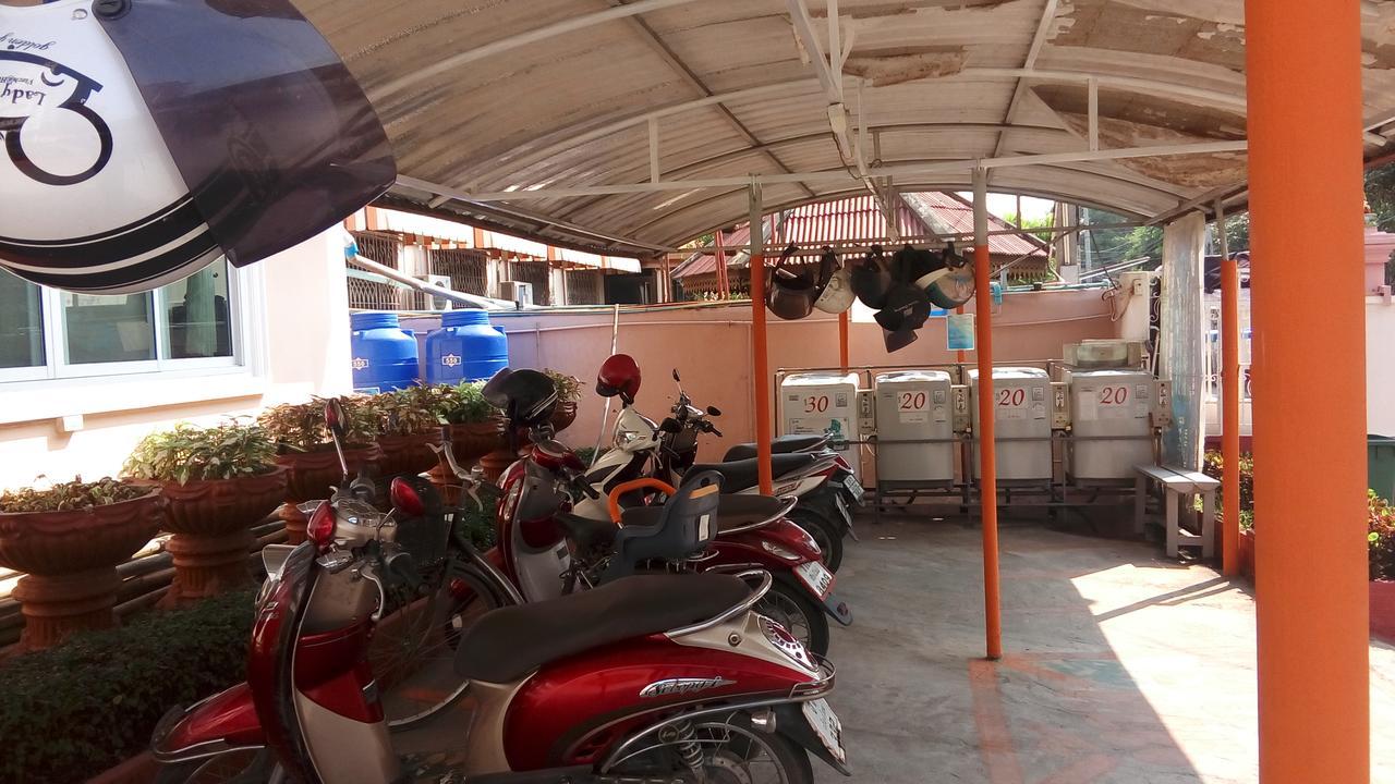 Baan Aranya Apartment Chiang Mai Bagian luar foto
